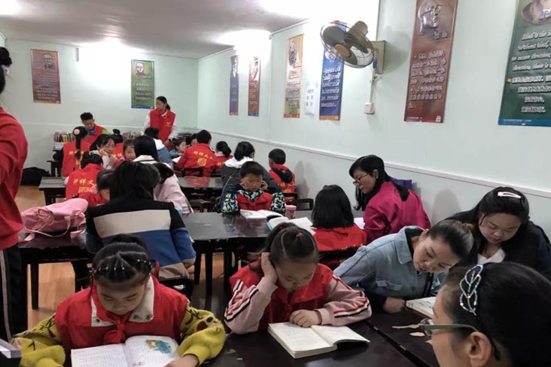 公益小天使的图书馆之行