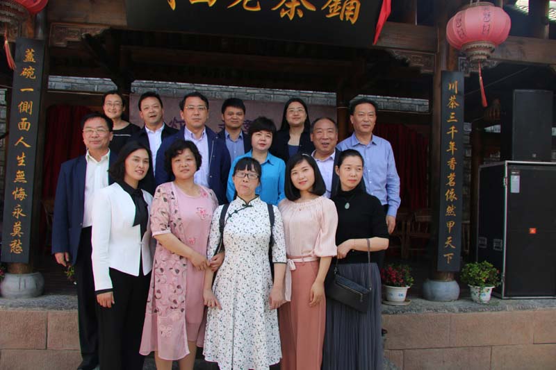 读书分享会合影800.jpg