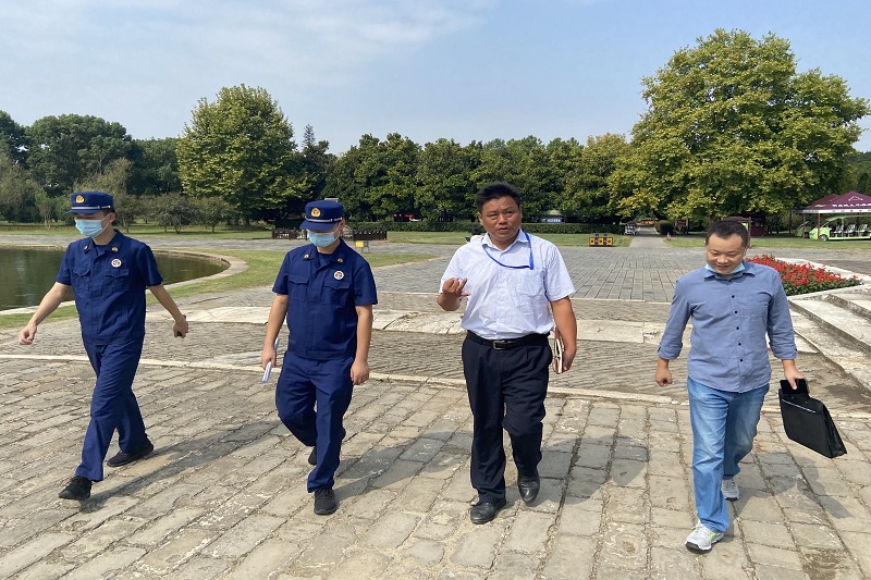 9.27在明显陵开展消防安全检查.jpg